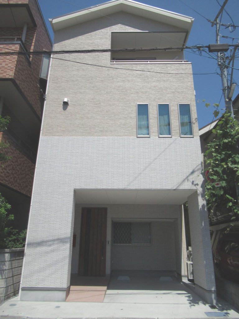墨田区墨田　準耐火木造3階建てデザイン住宅