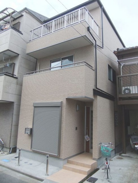 施工事例：墨田区 準耐火木造3階建て住宅